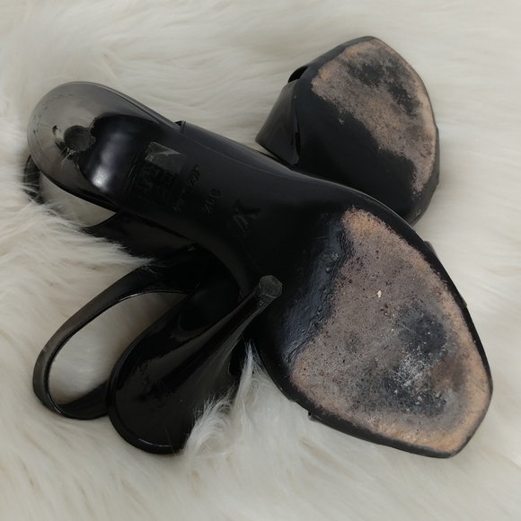 LOUIS VUITTON PATENT HEELS - Picture 5 of 7